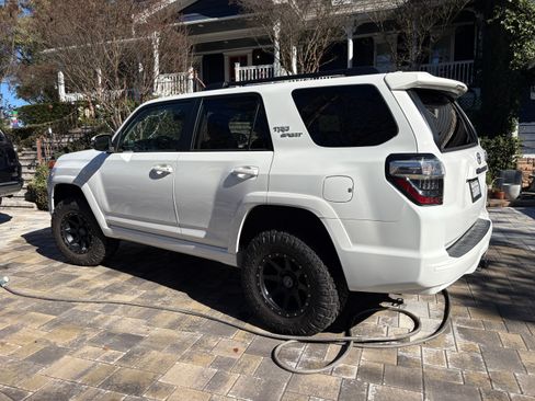 Used 2022 Toyota 4Runner TRD Sport w/ Technology Package image 10