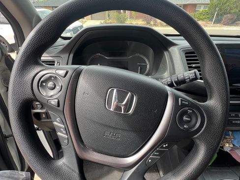 Used 2018 Honda Pilot EX image 11