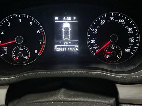 Used 2013 Volkswagen Passat 2.5 SE FWD image 8
