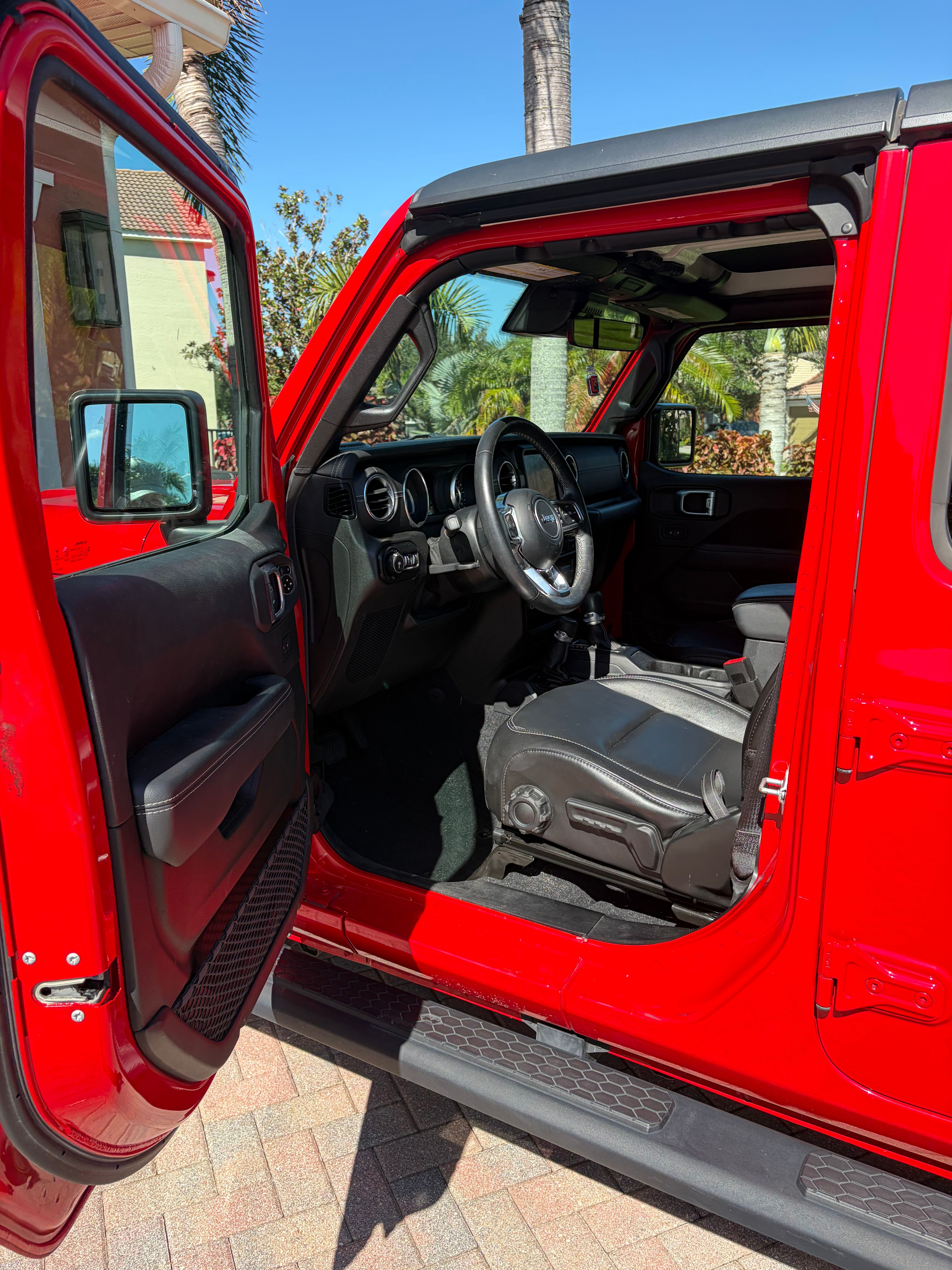 Used 2020 Jeep Wrangler Unlimited Sahara AWD/4WD image 16