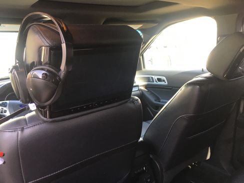 Used 2011 Ford Explorer Limited w/ Technology Pkg image 8