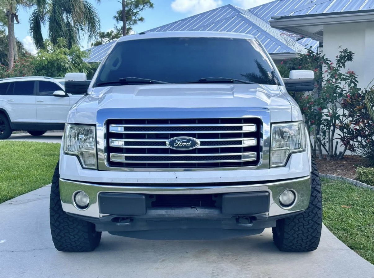 Used 2013 Ford F150 Lariat w/ Mid Equipment Group AWD/4WD image 2