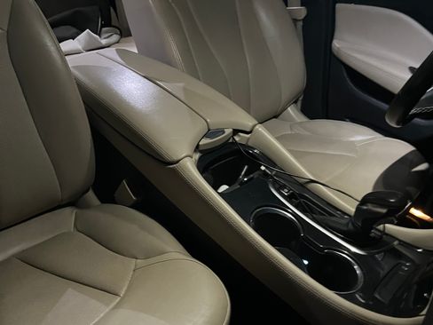 Used 2018 Buick Envision Essence w/ LPO, Cargo Package image 13