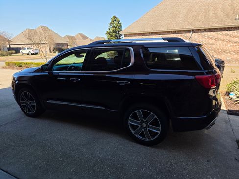 Used 2018 GMC Acadia Denali w/ Technology Package image 5