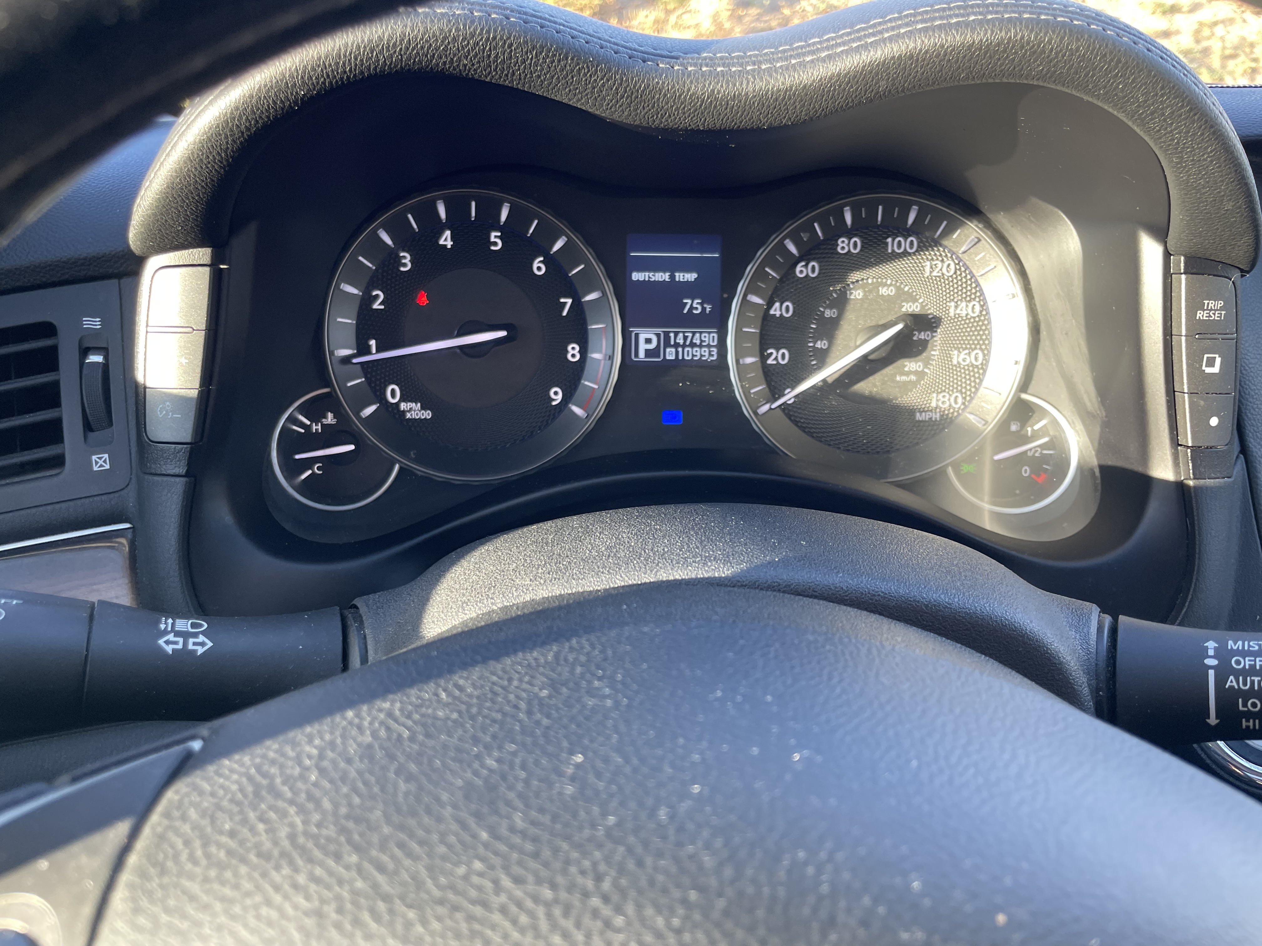Used 2012 INFINITI M37 x w/ Deluxe Touring Pkg AWD/4WD image 9