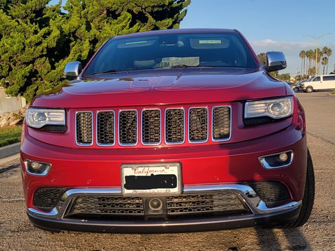 Used 2015 Jeep Grand Cherokee Summit image 2
