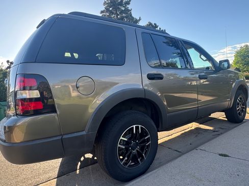 Used 2006 Ford Explorer XLT AWD/4WD image 6