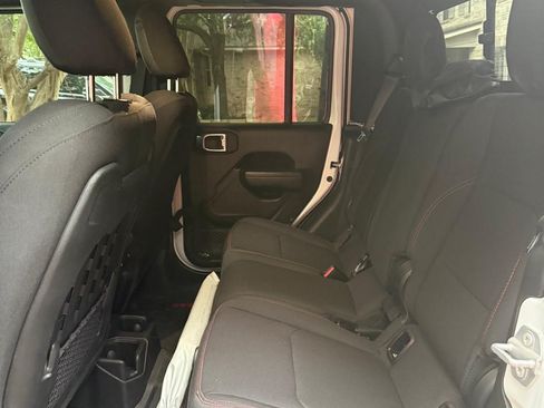 Used 2023 Jeep Gladiator Rubicon w/ Trailer Tow Package image 7