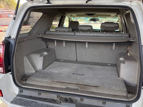 Used 2005 Toyota 4Runner Limited image 13