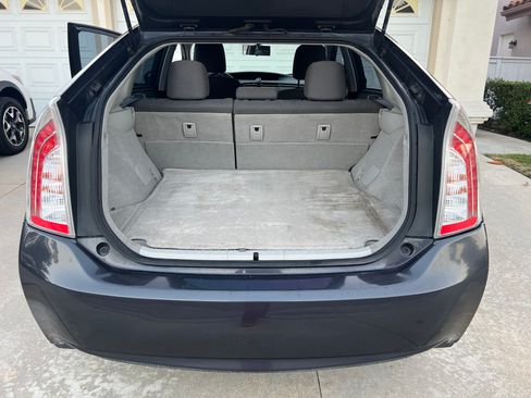 Used 2015 Toyota Prius Two image 9