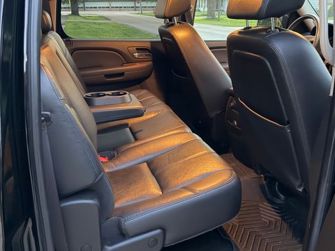 Used 2008 GMC Sierra 1500 SLT w/ SLT Preferred Package AWD/4WD image 17