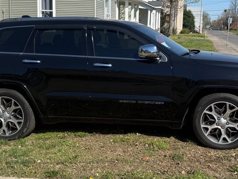 Used 2021 Jeep Grand Cherokee Overland image 18