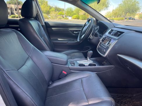 Used 2017 Nissan Altima 2.5 SR FWD image 29
