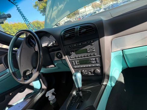 Used 2002 Ford Thunderbird image 12