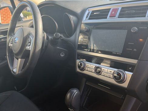 Used 2017 Subaru Legacy 2.5i Premium image 6