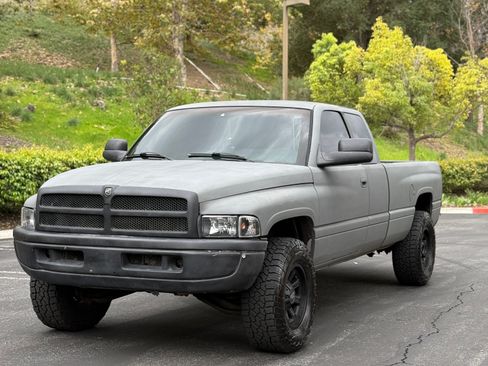 Used 1997 Dodge Ram 2500 Truck 2WD Club Cab image 1