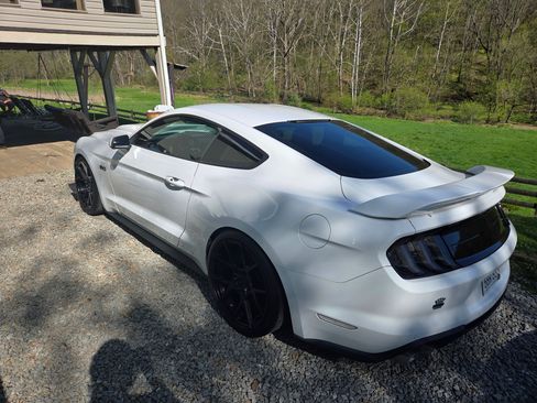 Used 2018 Ford Mustang GT w/ GT Performance Package image 4