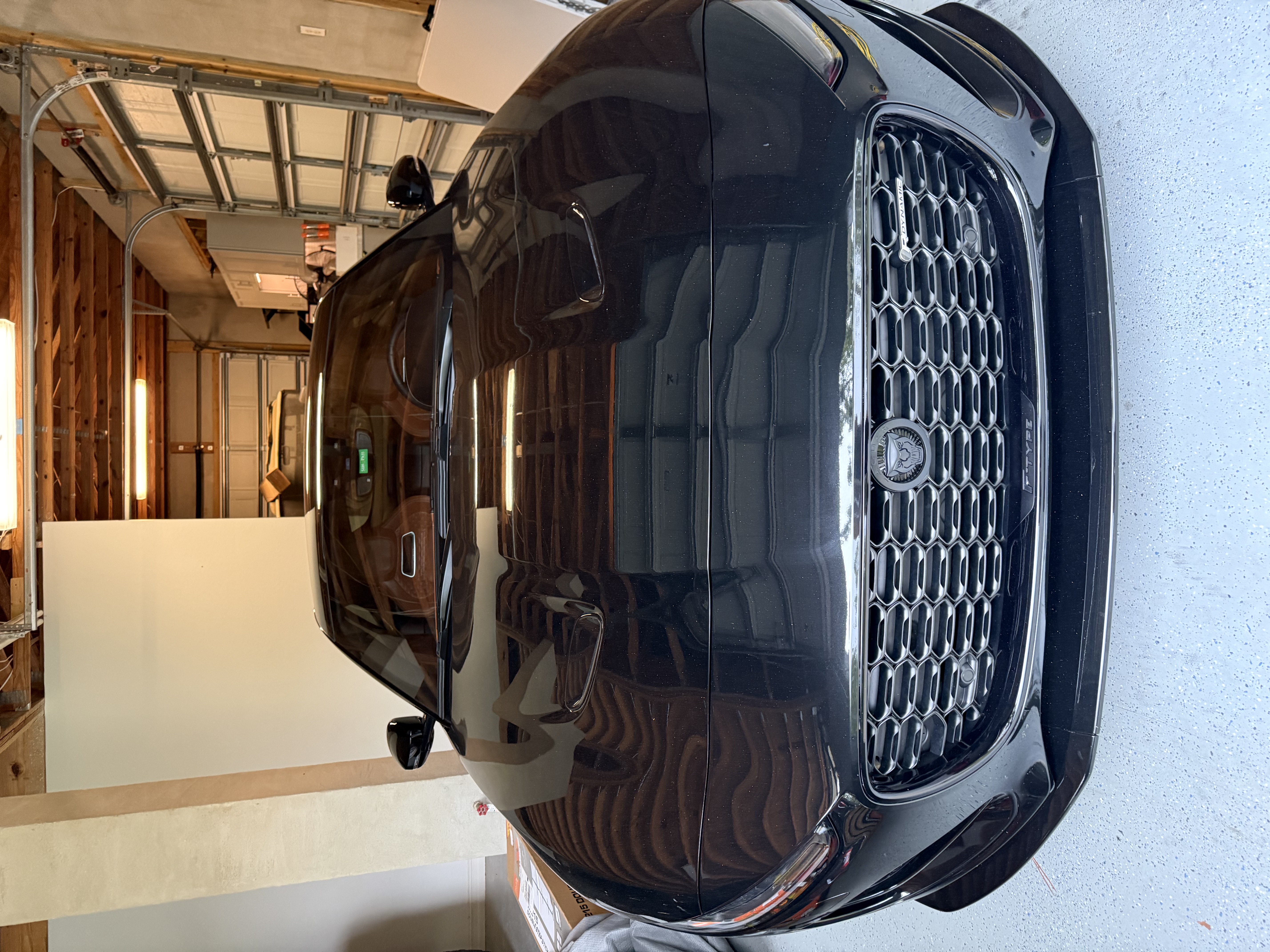 Used 2024 Jaguar F-TYPE R-Dynamic RWD image 2