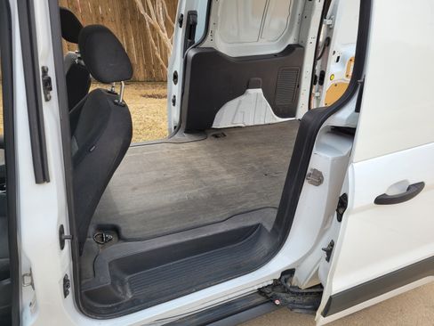 Used 2016 Ford Transit Connect XL image 4