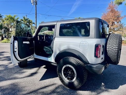 Used 2024 Ford Bronco Badlands image 1