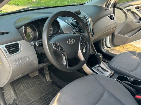 Used 2013 Hyundai Elantra GLS w/ Preferred Pkg FWD image 6