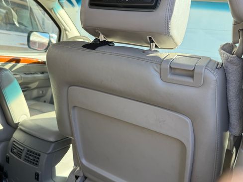 Used 2010 INFINITI QX56 4WD w/ Technology Pkg image 8