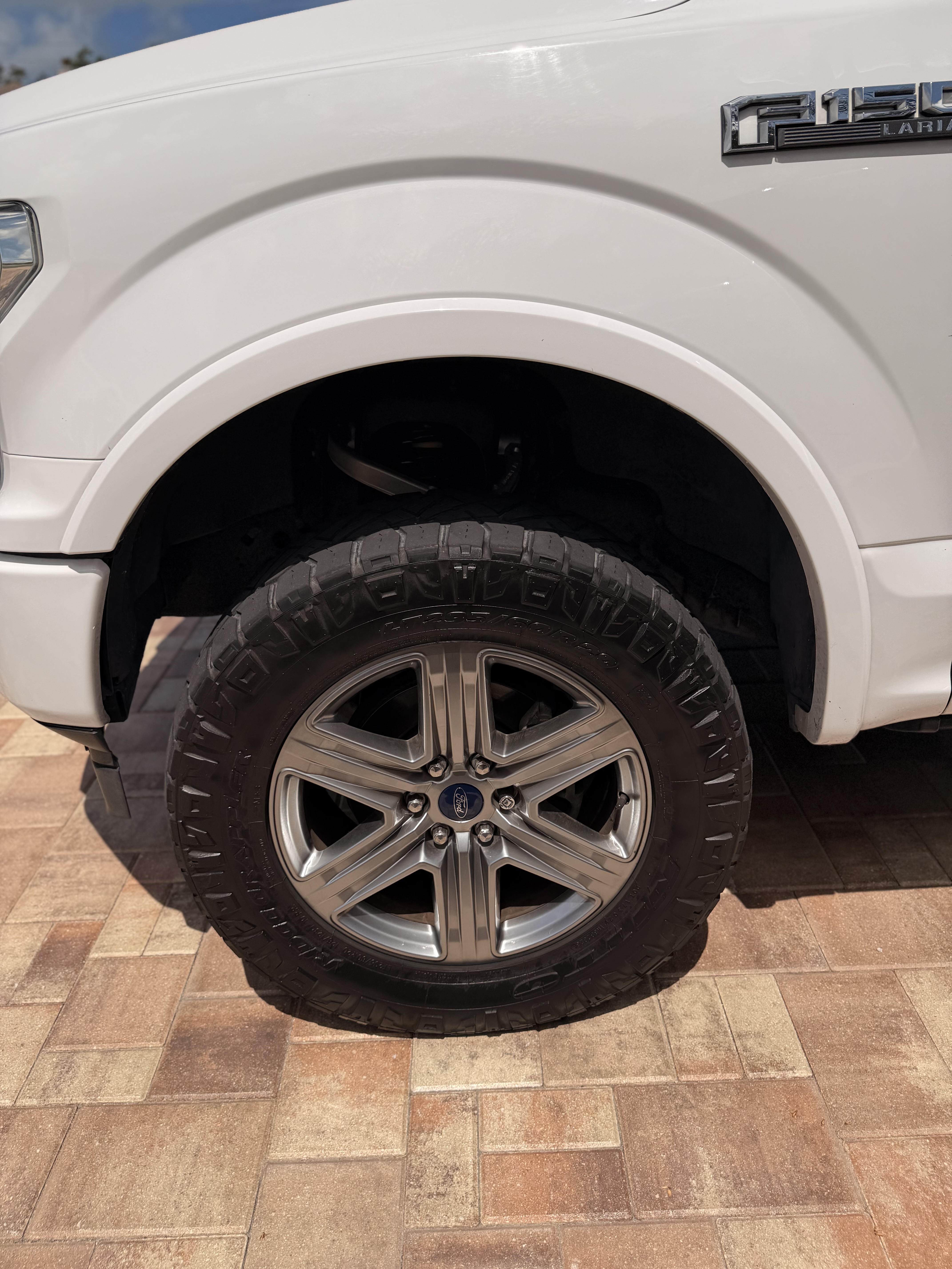 Used 2018 Ford F150 Lariat w/ Equipment Group 502A Luxury AWD/4WD image 10