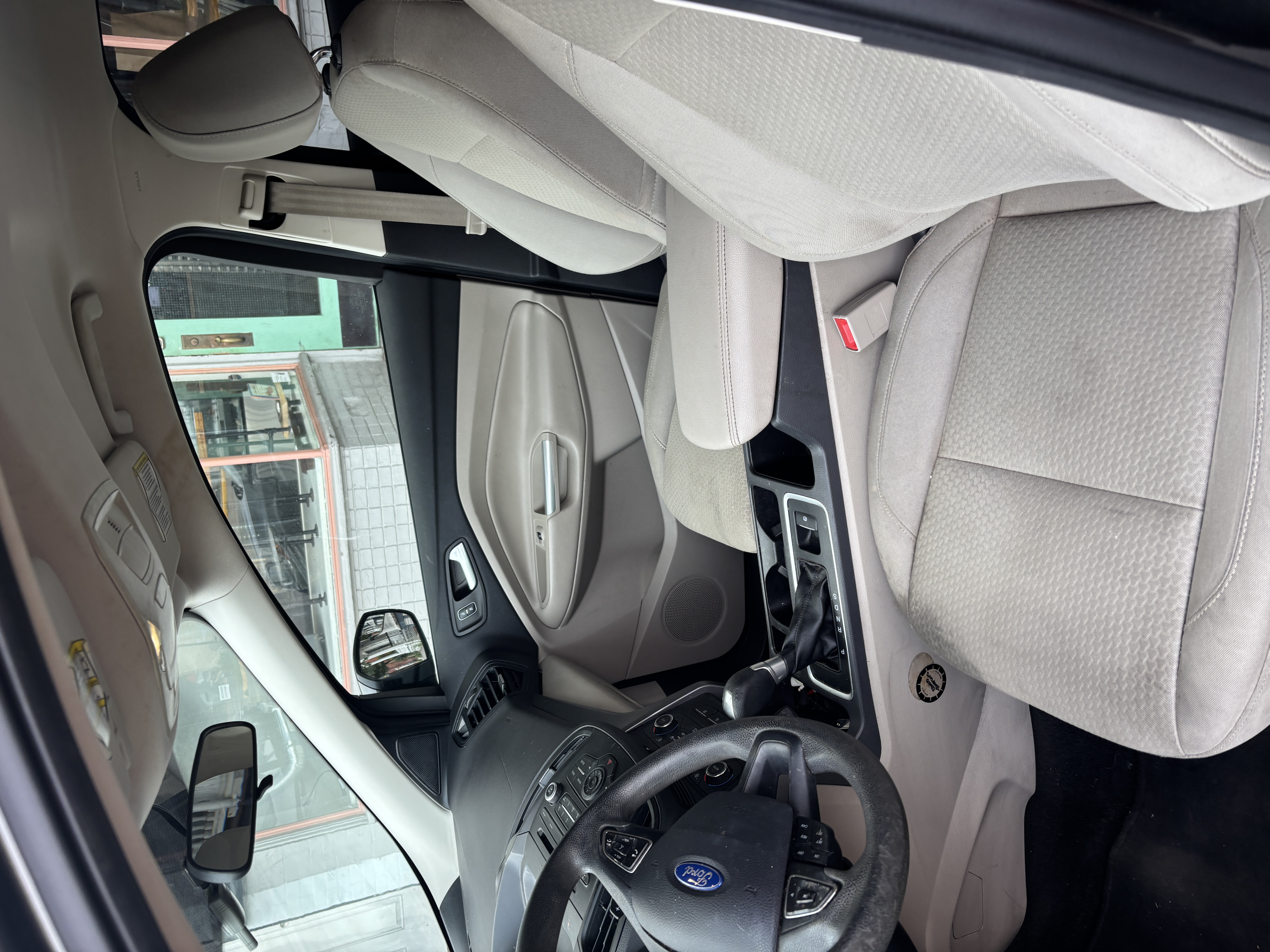 Used 2017 Ford Escape SE FWD image 9