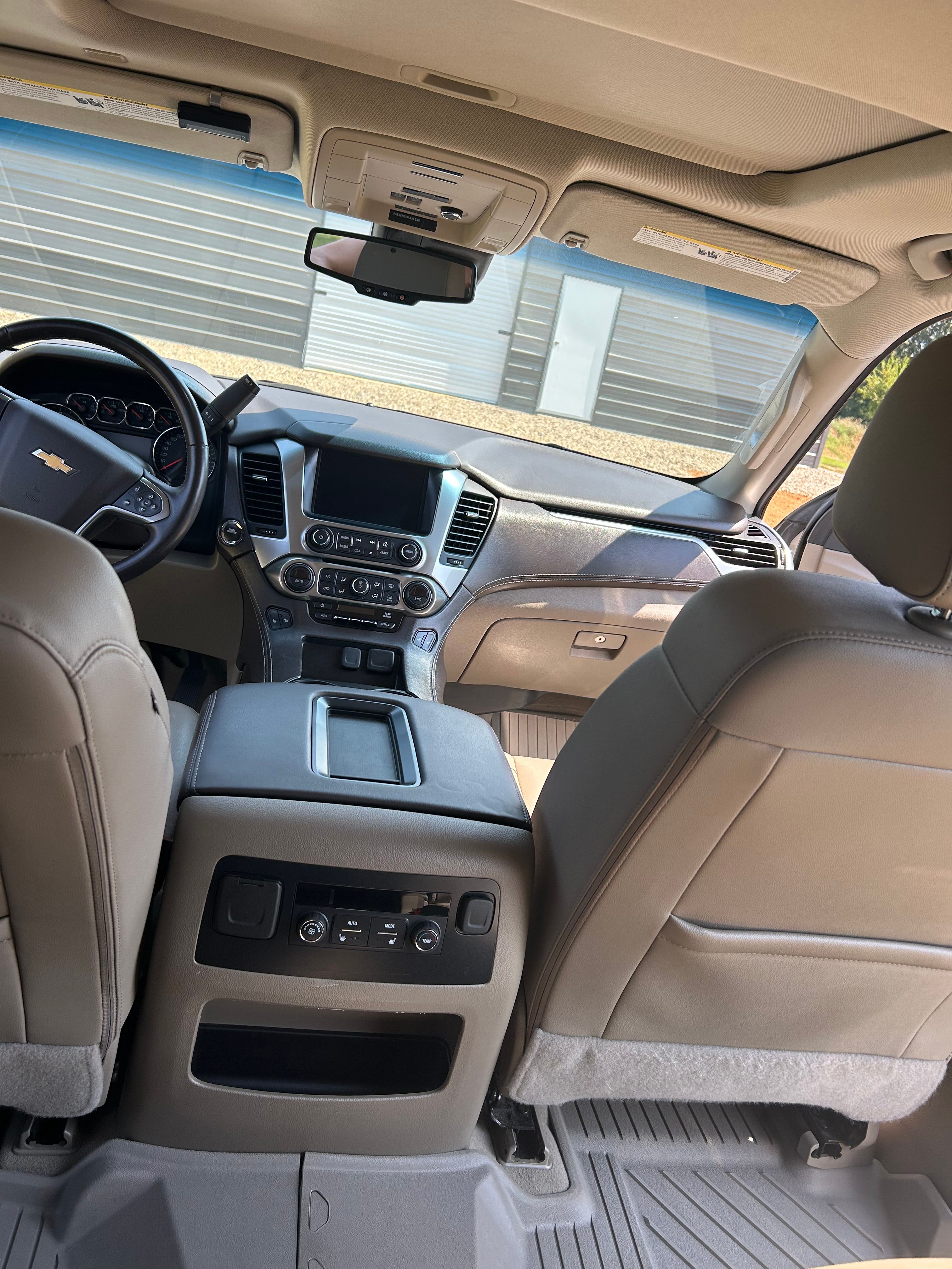 Used 2020 Chevrolet Tahoe LT w/ Luxury Package AWD/4WD image 25
