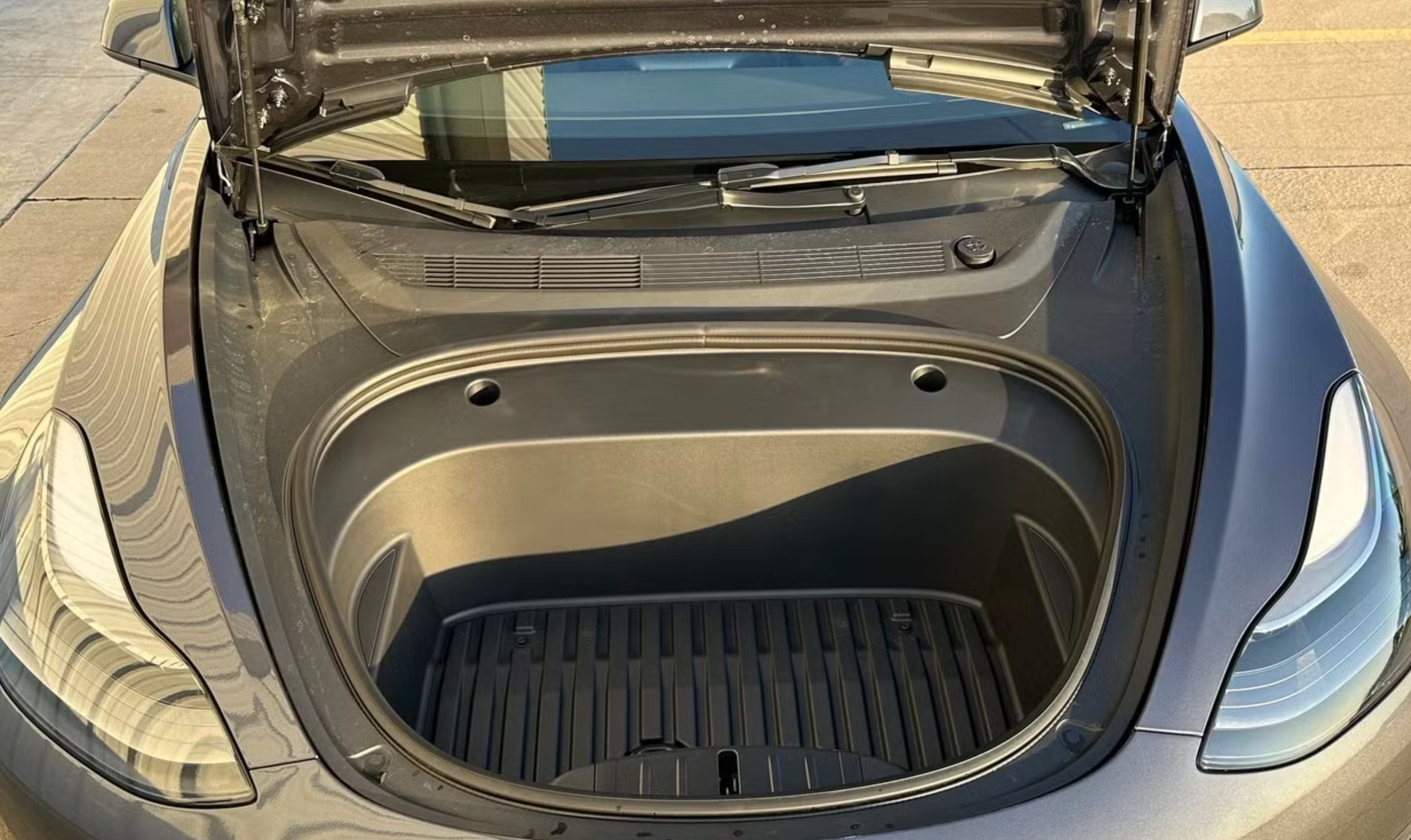 Used 2023 Tesla Model 3 Standard Range RWD image 4