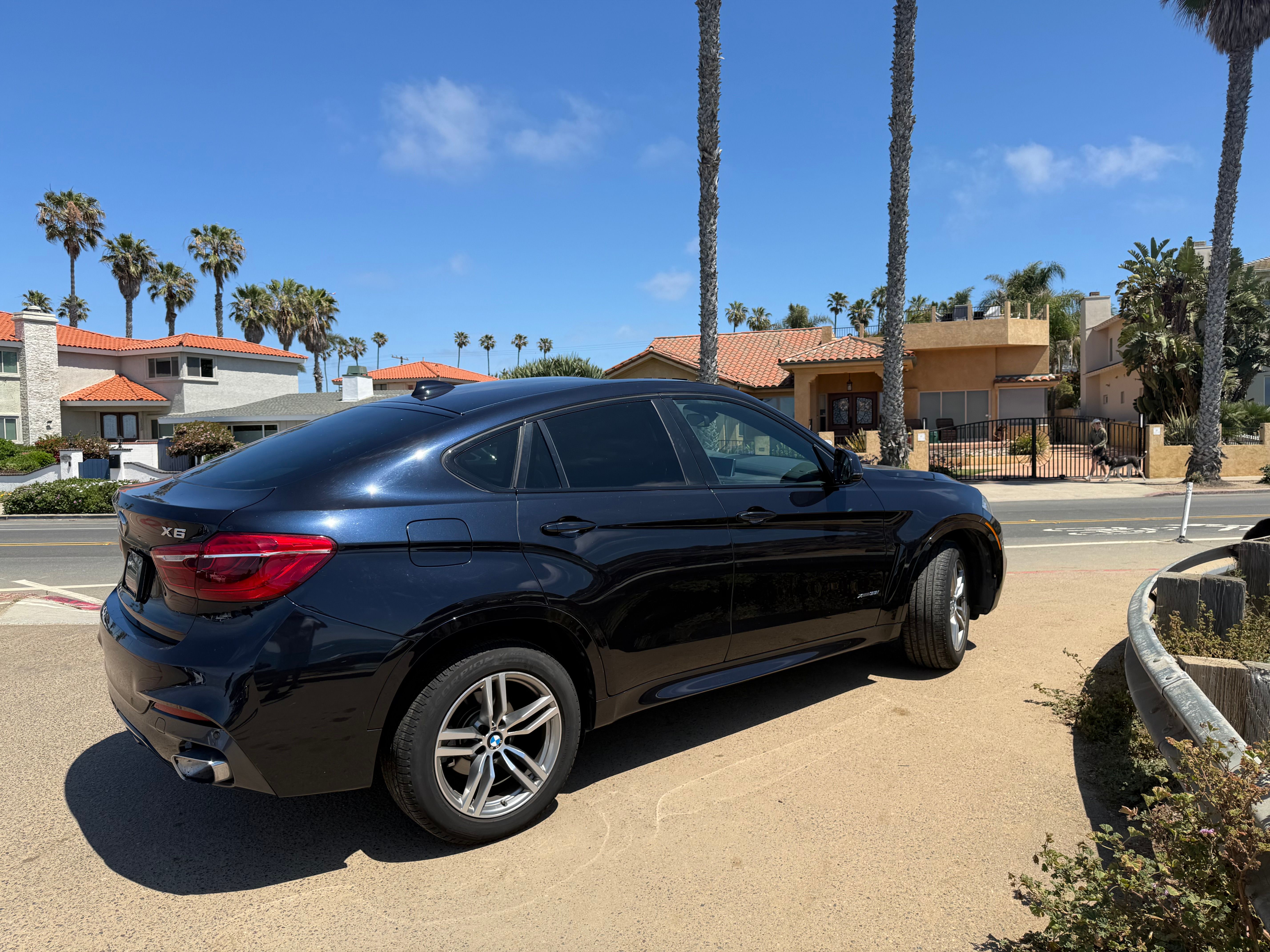 Used 2018 BMW X6 xDrive35i w/ M Sport Package AWD/4WD image 5