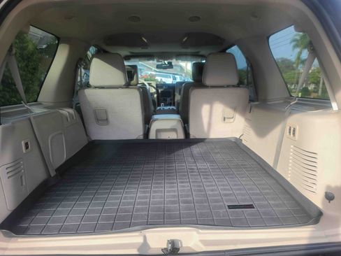 Used 2012 Lincoln Navigator 4WD image 10