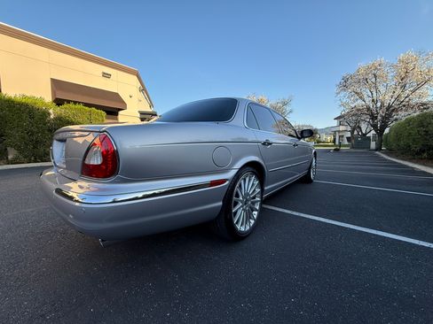 Used 2004 Jaguar XJ8 image 5