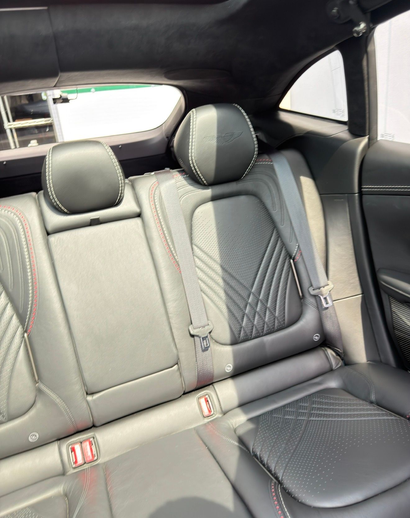 Used 2021 Aston Martin DBX AWD/4WD image 26