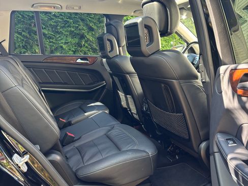 Used 2015 Mercedes-Benz GL 550 4MATIC image 8