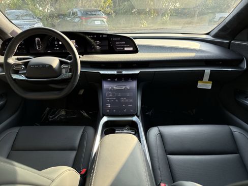 Used 2024 Lucid Air Touring image 31