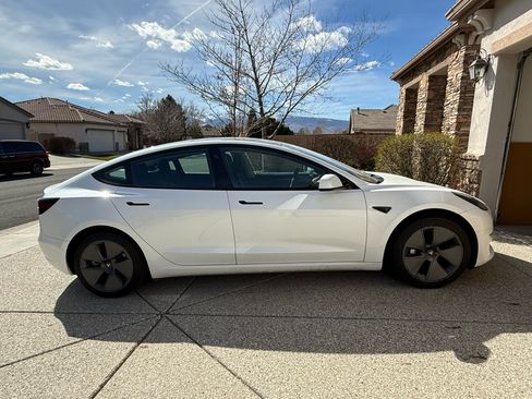 Used 2022 Tesla Model 3 Long Range image 2