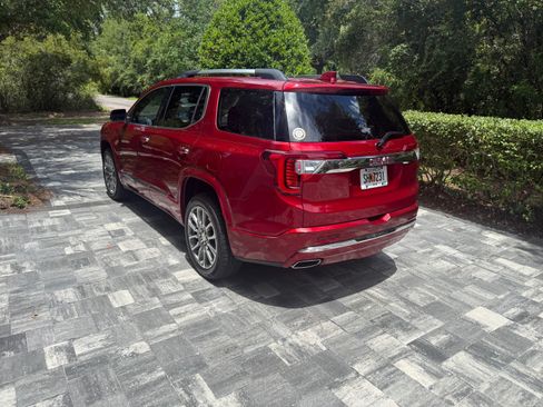 Used 2023 GMC Acadia Denali w/ Denali Technology Package FWD image 6
