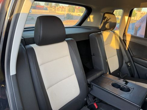 Used 2016 Volkswagen Tiguan S image 9