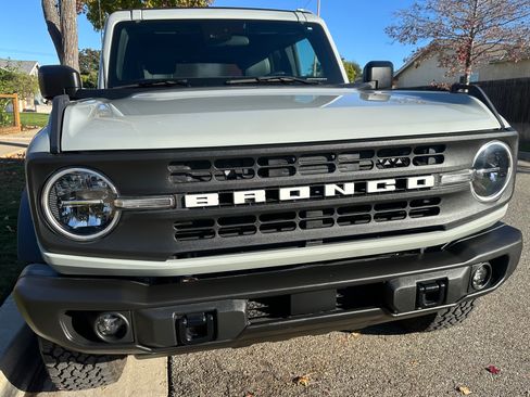 Used 2022 Ford Bronco Black Diamond image 5