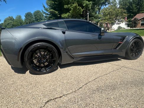 Used 2017 Chevrolet Corvette Grand Sport RWD image 4