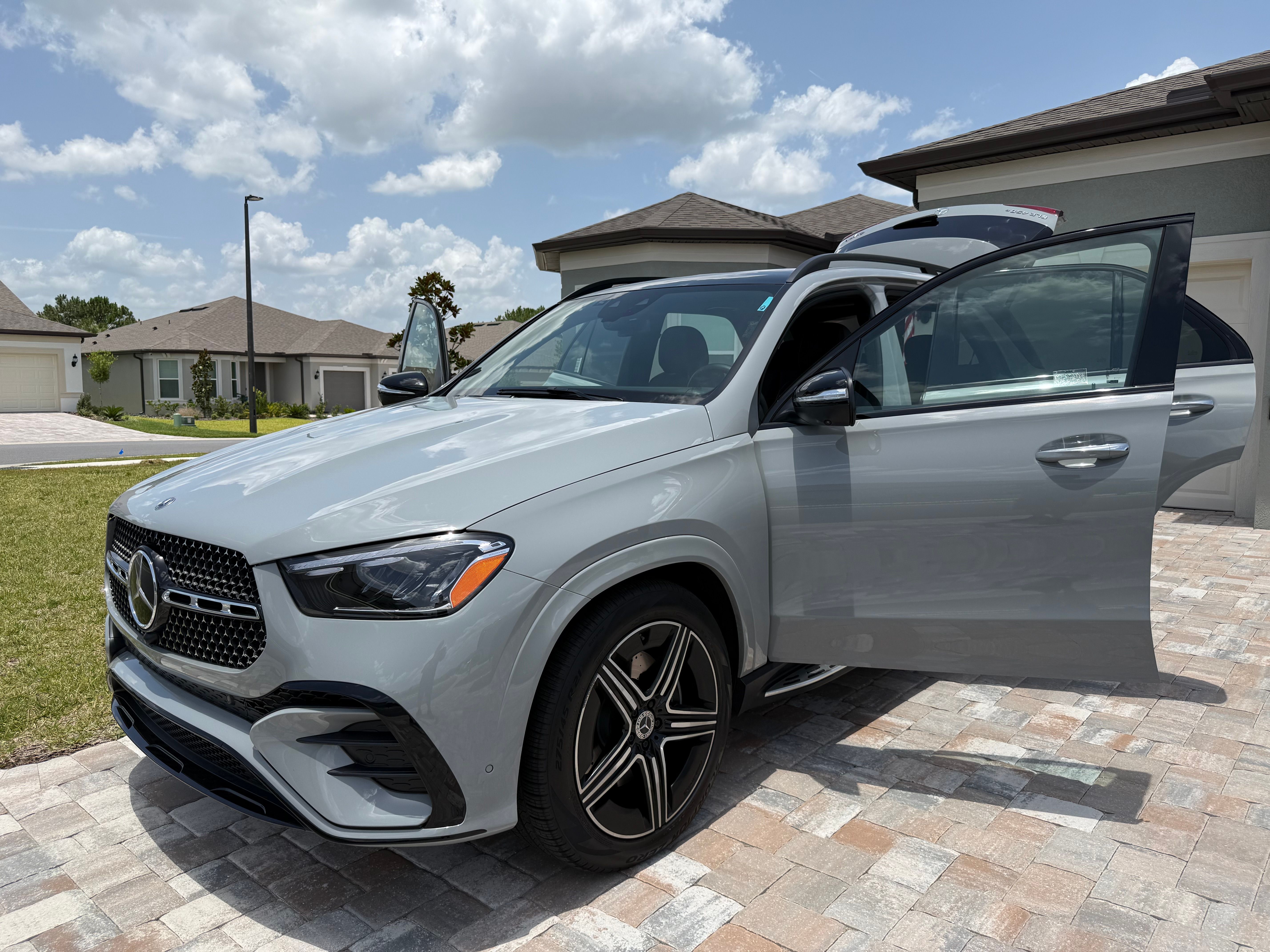 Used 2025 Mercedes-Benz GLE 450e 4MATIC image 28