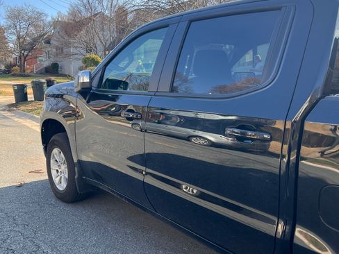 Used 2024 Chevrolet Silverado 1500 LT w/ Leather Package image 8