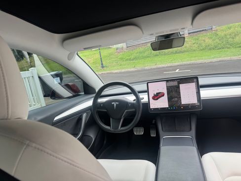 Used 2022 Tesla Model 3 Performance image 15