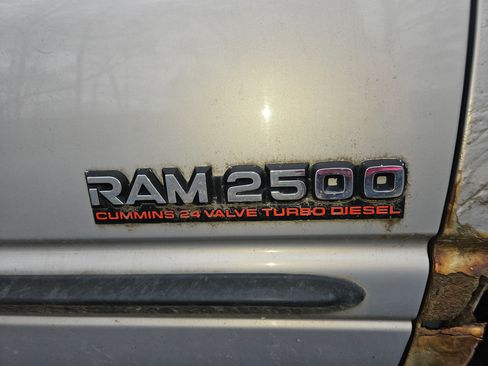 Used 1998 Dodge Ram 2500 Truck 4x4 Quad Cab image 2