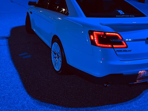 Used 2015 Ford Taurus SHO w/ Equipment Group 401A image 8