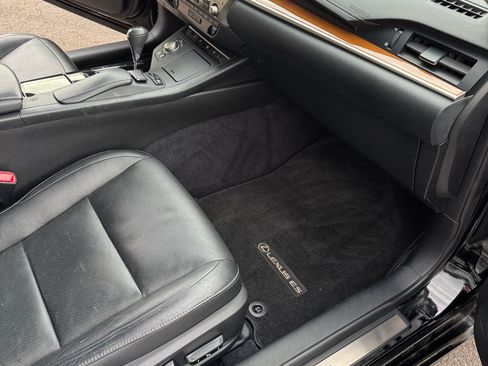 Used 2013 Lexus ES 300h image 12