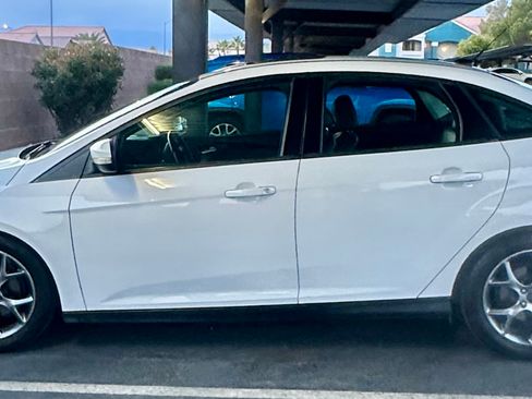 Used 2014 Ford Focus SE w/ Equipment Group 201A image 10