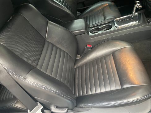 Used 2009 Dodge Challenger R/T image 14