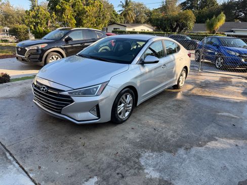 Used 2019 Hyundai Elantra SEL w/ Cargo Package image 4